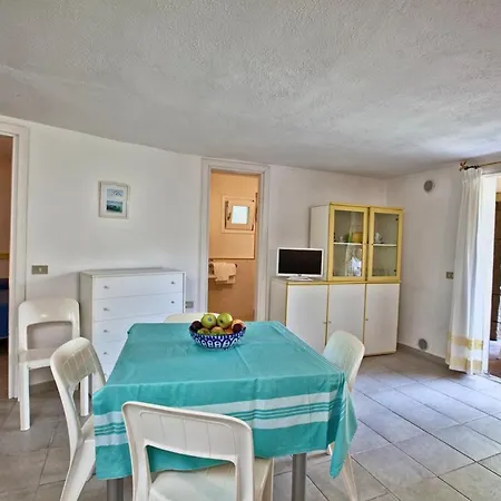 Ξενοδοχείο με διαμερίσματα In With Swimming Pool In 3*