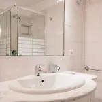 公寓式酒店 In With Swimming Pool In 3*