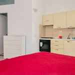 In With Swimming Pool In 罗通多港