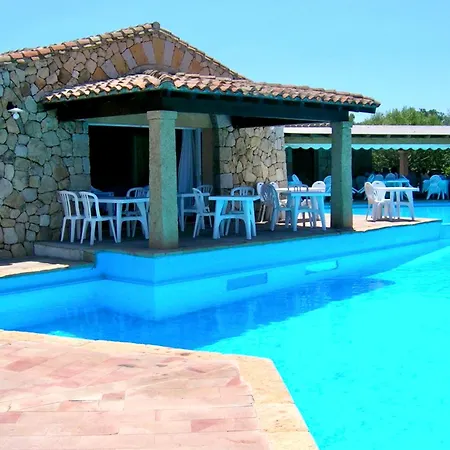 Aparthotel In With Swimming Pool In
