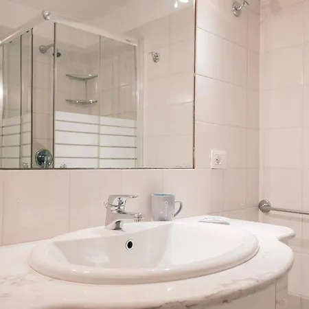 Ξενοδοχείο με διαμερίσματα In With Swimming Pool In 3*